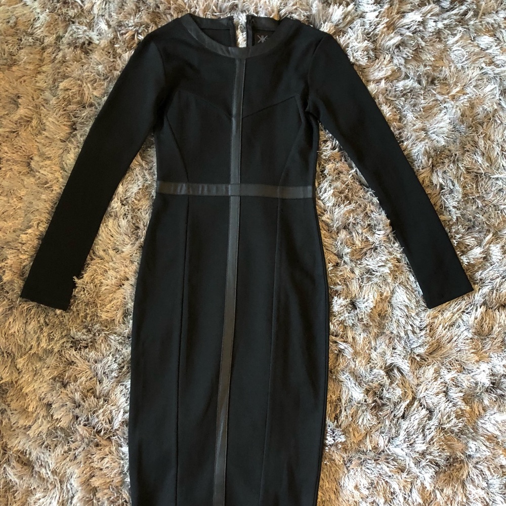 Long sleeves black dress